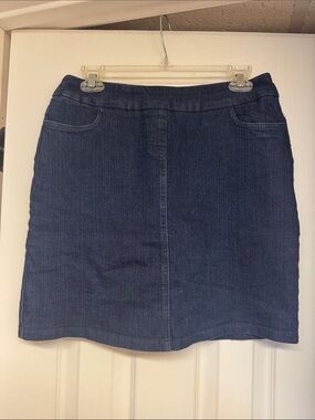 Classic Dark Blue Denim Skort by Slim Sation  size 8P